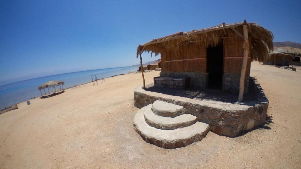 Hut with Fan and shared bathroom