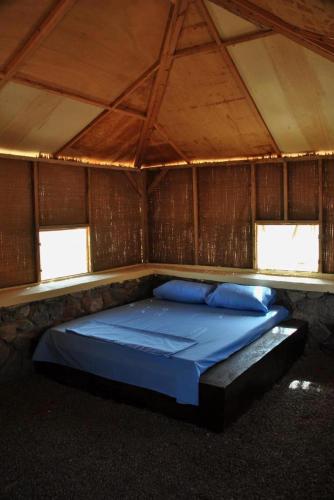 Hut with Fan and shared bathroom